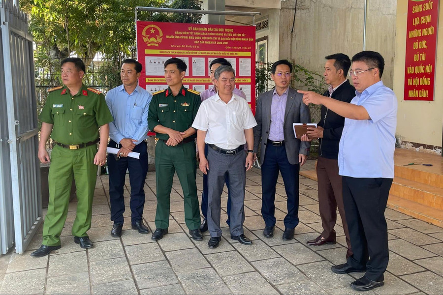 Lãnh đạo UBND tỉnh Lâm Đồng kiểm tra công tác chuẩn bị bầu cử tại xã Đức Trọng