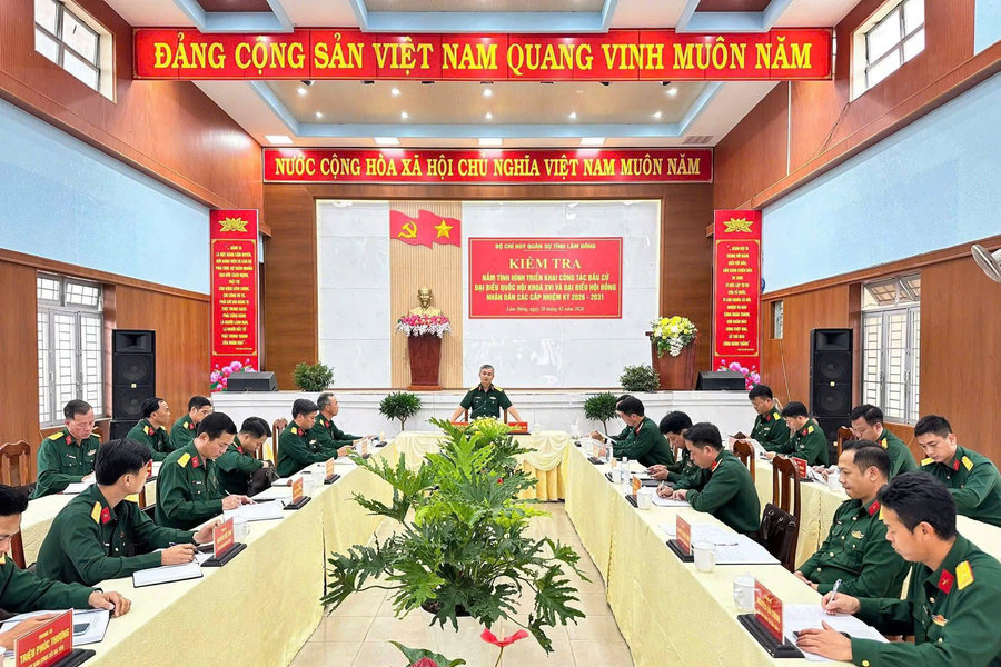Cán bộ, chiến sĩ lực lượng vũ trang mong chờ ngày hội non sông