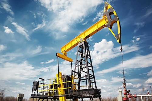Giá dầu thế giới ngày 6/3/2026: WTI và Brent giảm nhẹ, xăng ở mức 2,59 USD/gallon