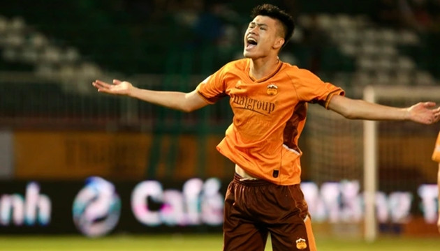 Trung vệ 1m95 Đinh Quang Kiệt cùng U21 Việt Nam dự giải tứ hùng tại Trung Quốc