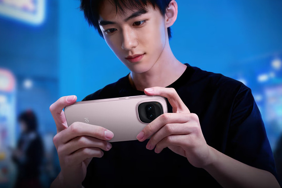 iQOO Z11 gây ấn tượng với viên pin 9,020 mAh và màn hình tần số quét 165Hz