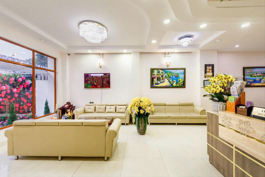 Bán khách sạn 30 phòng mặt tiền trung tâm Đà Lạt, vị trí kinh doanh tốt
