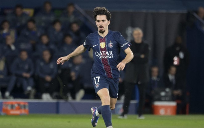 PSG đối mặt khủng hoảng tuyến giữa trước đại chiến với Chelsea tại Champions League
