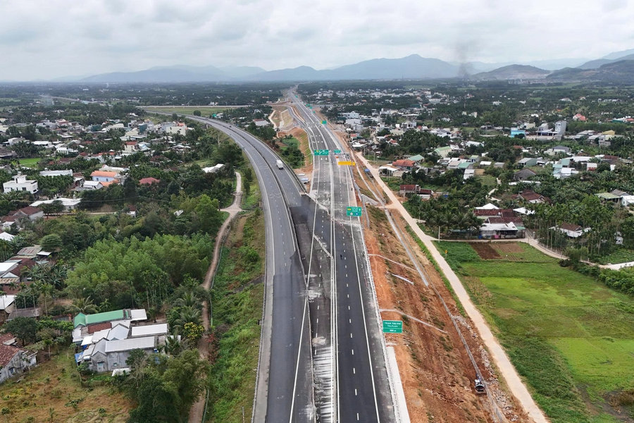 Cao tốc Quảng Ngãi - Hoài Nhơn dài 88km sắp thông xe trong tháng 3/2026