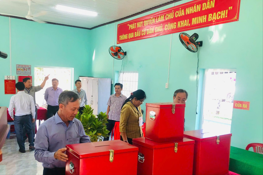 Kiểm tra công tác chuẩn bị bầu cử tại xã Tuyên Quang