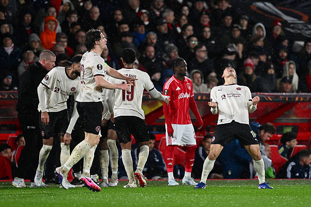 Nottingham Forest 0-1 Midtjylland: Canh bạc Europa League đe dọa mục tiêu trụ hạng