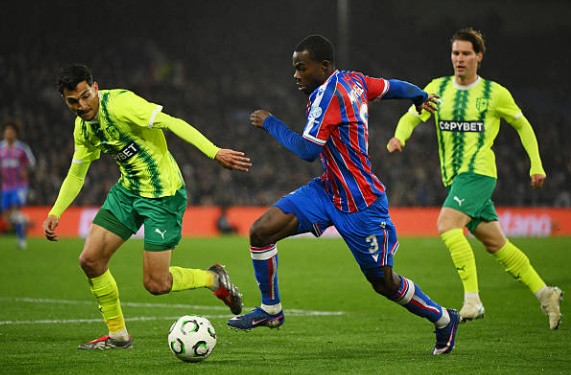 Crystal Palace hòa nhạt nhòa 0-0 trước AEK Larnaca tại vòng 1/8 Conference League