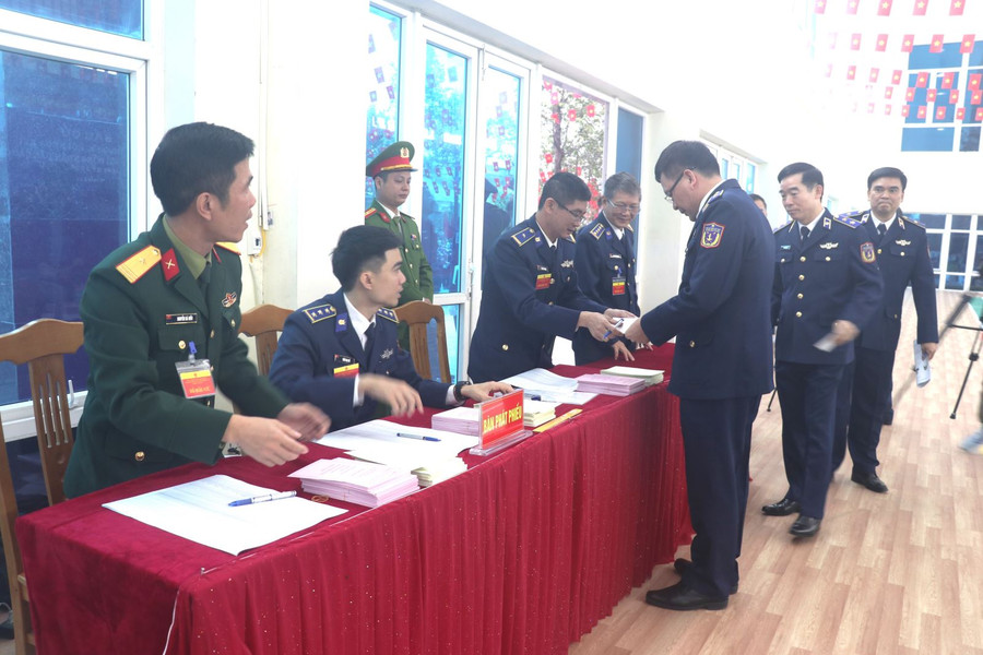 Những người được kiểm phiếu sau khi kết thúc bầu cử