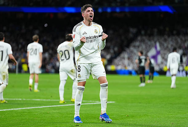 Real Madrid 4-1 Elche: Valverde rực sáng bù đắp ngày nhạt nhòa của Vinicius