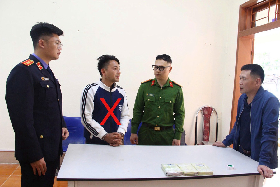 Công an tỉnh Sơn La bắt quả tang đối tượng vận chuyển 3 bánh heroin từ biên giới