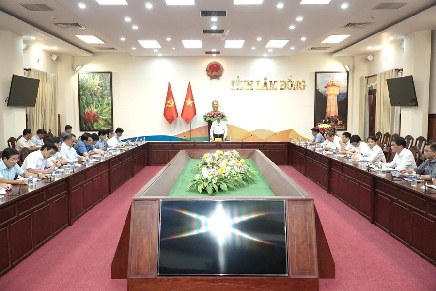 Lãnh đạo UBND tỉnh Lâm Đồng làm việc với Ban Quản lý dự án đầu tư xây dựng số 2