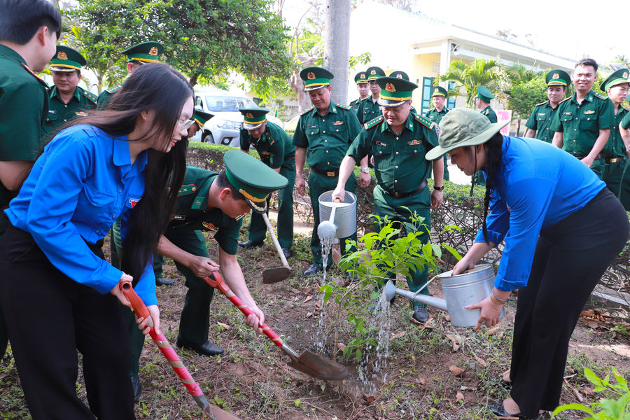 Tuổi trẻ Bộ đội Biên phòng hướng về Đặc khu Phú Quý