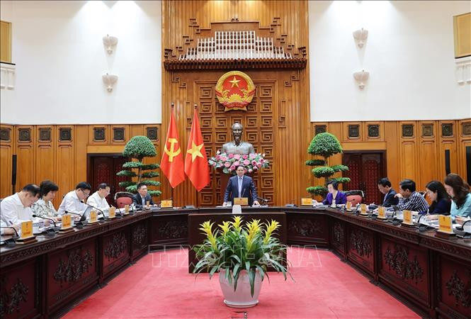 Thủ tướng: Đáp ứng đủ nhu cầu năng lượng, xăng dầu cho sản xuất, kinh doanh và tiêu dùng