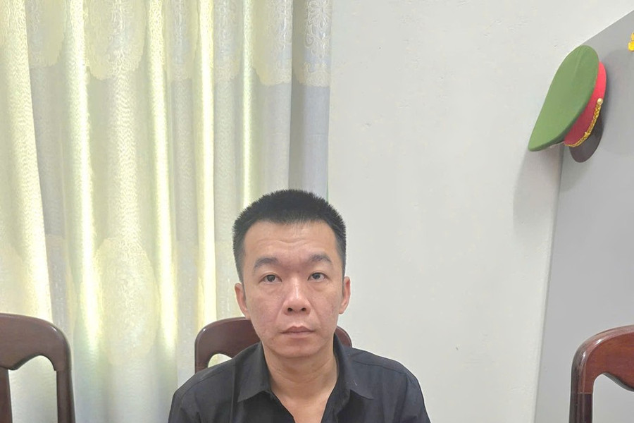 Vụ dàn cảnh bán đá thiên thạch cướp 1,5 tỷ đồng: Thêm một Trang chủ dubai casino 88lx cá cược bóng đá ra đầu thú