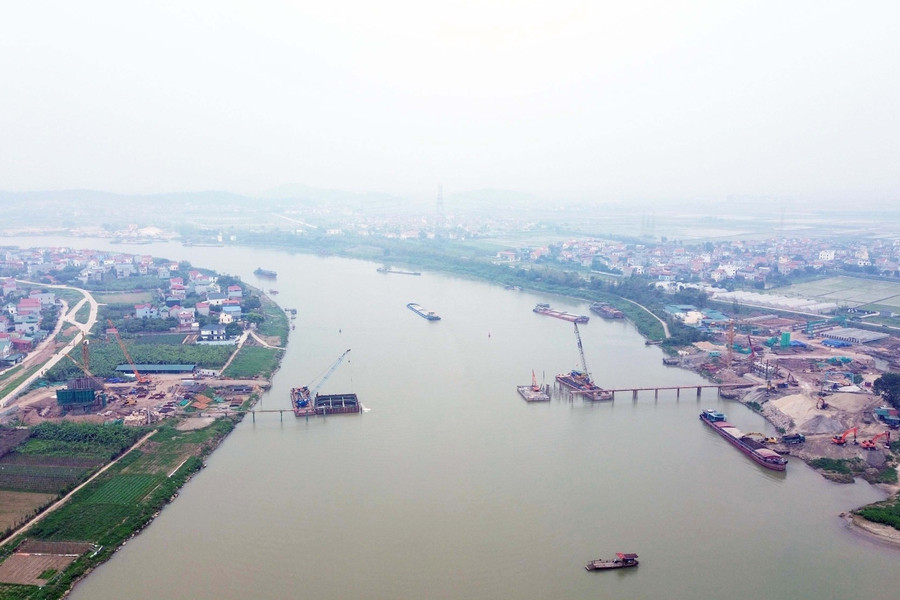 Tiến độ thi công cầu Hoài Thượng vượt sông Đuống trên đường Vành đai 4 Vùng Thủ đô