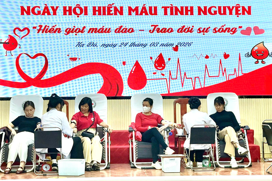 Người dân xã Ka Đô tình nguyện hiến 161 đơn vị máu