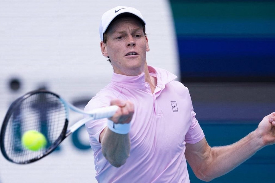 Jannik Sinner nhọc nhằn vượt ải Alex Michelsen để ghi tên vào tứ kết Miami Open 2026
