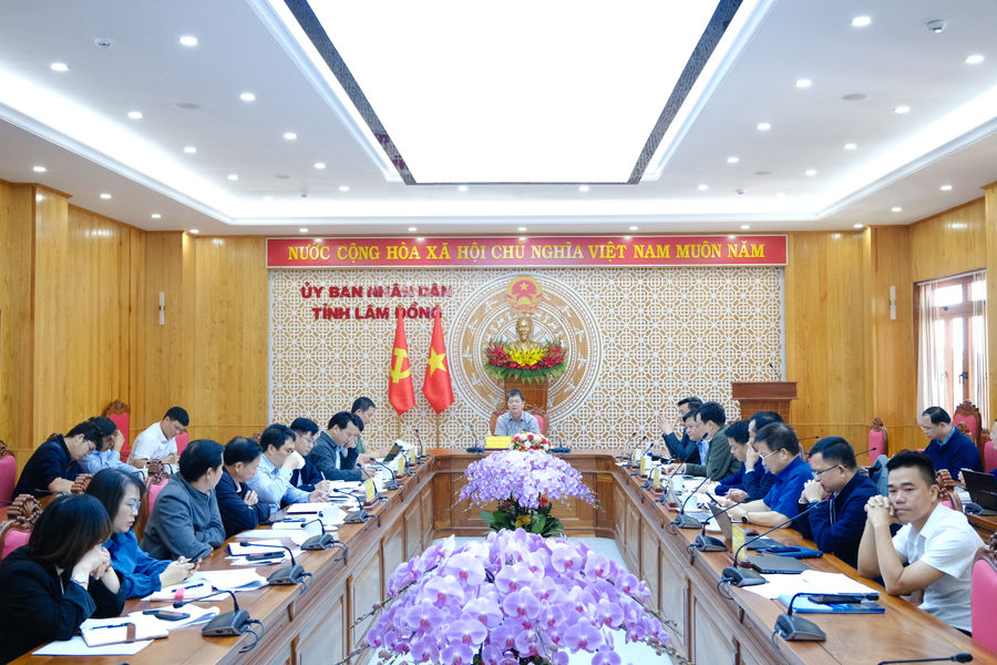 Lam Dong Vice Chairman Urges Acceleration of Key Expressway Projects