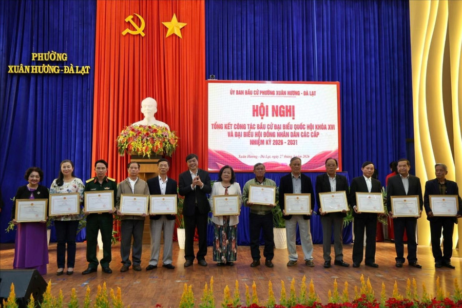 Phường Xuân Hương - Đà Lạt khen thưởng 70 tập thể, cá nhân tiêu biểu trong công tác bầu cử