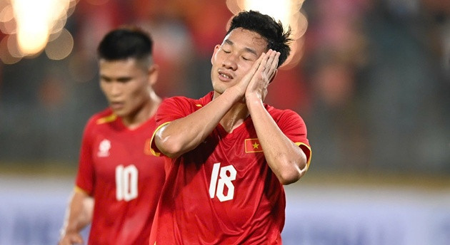 Nguyễn Hai Long ấn định chiến thắng 3-0 cho Việt Nam và pha ăn mừng đầy ẩn ý tại Hàng Đẫy