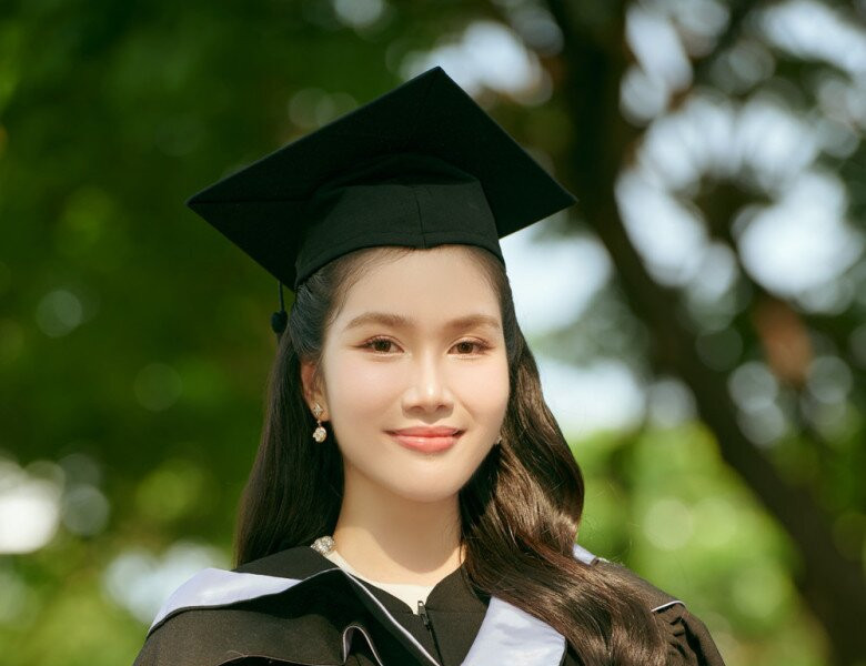 Á hậu Phương Anh chia sẻ 3 bài học mua vàng giữa lúc giá giảm và phản hồi chỉ trích