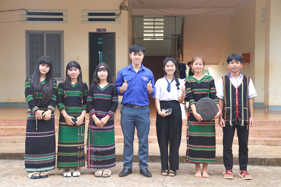 Người thầy tận tâm nơi vùng biên Tuy Đức