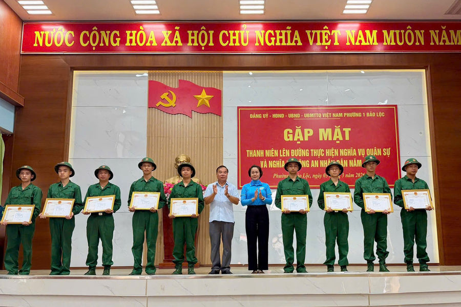 Phụ nữ Lâm Đồng chú trọng công tác hậu phương quân đội
