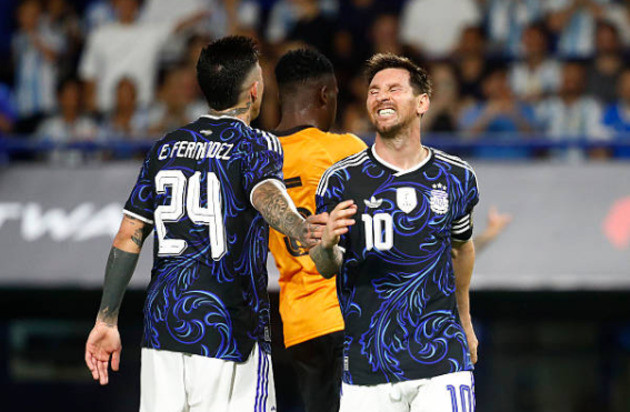 Argentina vùi dập Zambia 5 bàn không gỡ trong ngày Lionel Messi tỏa sáng
