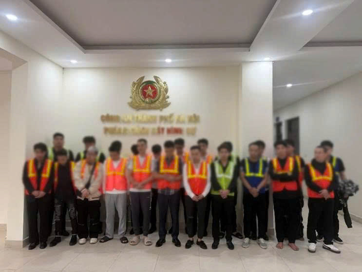Hà Nội khởi tố 26 bị can kinh doanh bóng cười tại cơ sở Sành Lounge