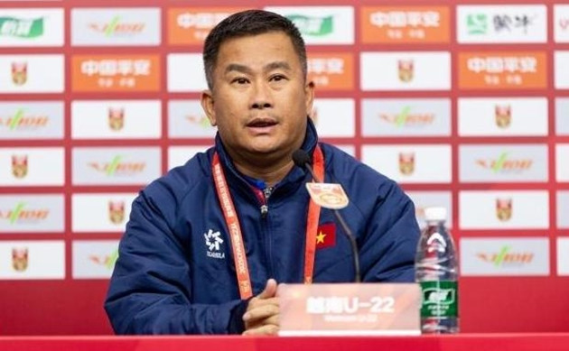 HLV Đinh Hồng Vinh chỉ ra điểm yếu hàng công của U23 Việt Nam tại CFA Team China