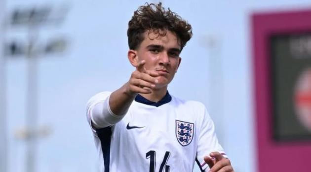 Max Dowman: "Bellingham mới" của Arsenal rực sáng trong màu áo U19 Anh