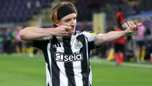 Arsenal đại chiến Liverpool vì Anthony Gordon; Inter Milan muốn giải cứu Vicario