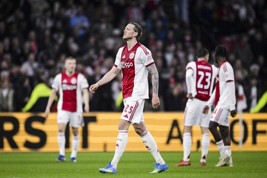PSV Eindhoven vô địch sớm kỷ lục: Bi kịch và sự sa sút không phanh của Ajax