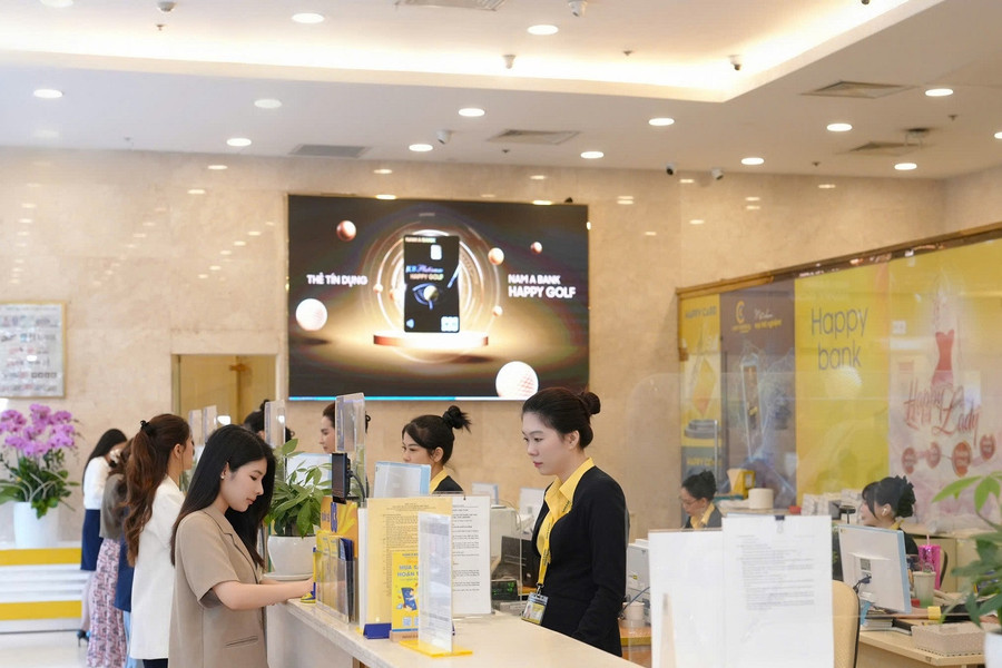 Lãi suất ngân hàng 6/4/2026: Nhiều nhà băng vượt mốc 7%, ACB lên tới 7,3%