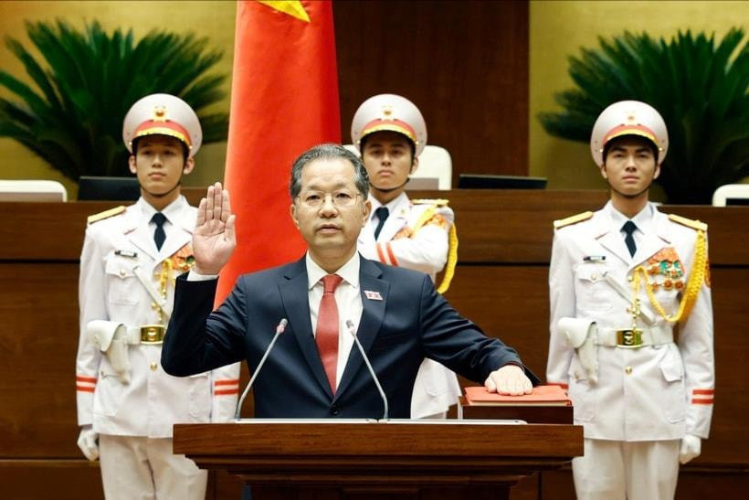 Chánh án Tòa án nhân dân tối cao Nguyễn Văn Quảng tuyên thệ nhậm chức