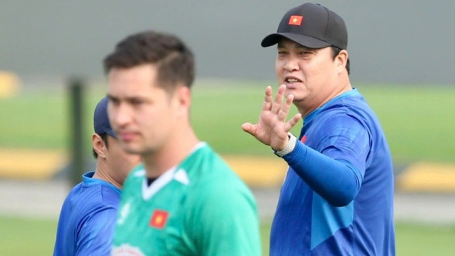 VFF gia hạn hợp đồng với Lee Woon-jae: Tầm nhìn xây dựng hàng thủ thép cho tuyển Việt Nam