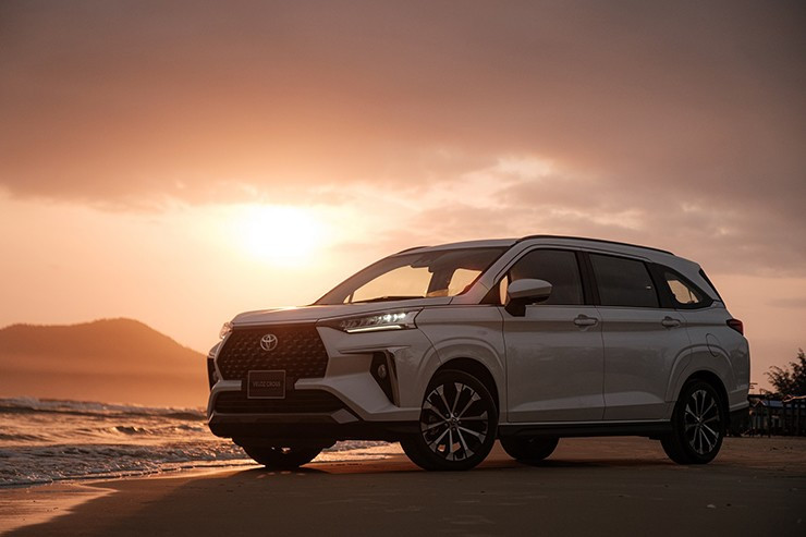 Toyota Veloz Cross 2026: Ưu đãi 100% lệ phí trước bạ và giá lăn bánh mới nhất