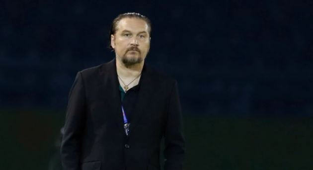 HLV Velizar Popov không bị phạt nguội sau phát ngôn công kích trọng tài tại V-League