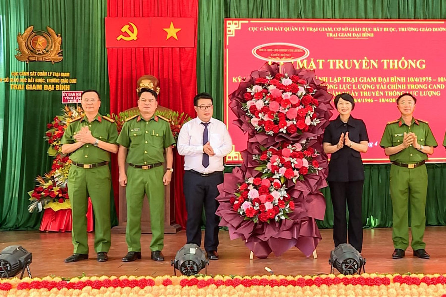 Phó Bí thư Tỉnh ủy Lâm Đồng Phạm Thị Phúc dự kỷ niệm 51 năm thành lập Trại giam Đại Bình
