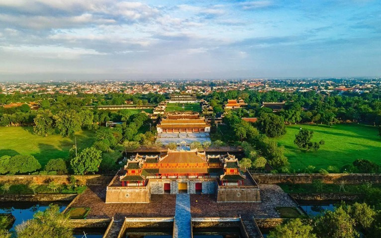 Sắp xếp bộ máy: Triển khai cơ chế trọng dụng nhân tài; cải cách tiền lương, tiền thưởng