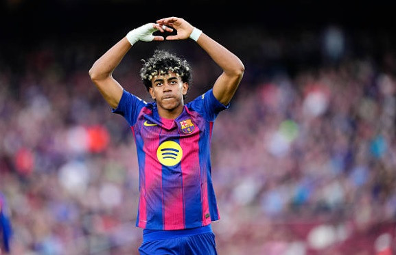 Lamine Yamal rực sáng giúp Barcelona đè bẹp Espanyol 4-1 tại derby Catalonia