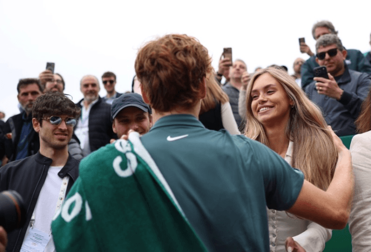 Jannik Sinner vô địch Monte Carlo 2026: Nụ hôn chiến thắng và sức hút từ bạn gái Laila Hasanovic