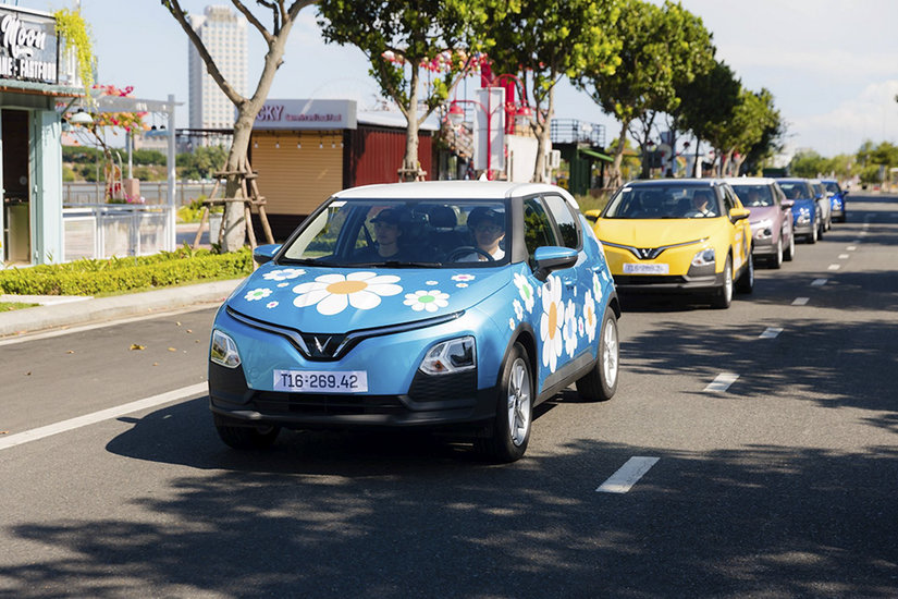 VinFast VF 5 thống trị phân khúc A-SUV: Giá lăn bánh từ 490 triệu đồng và ưu thế vận hành
