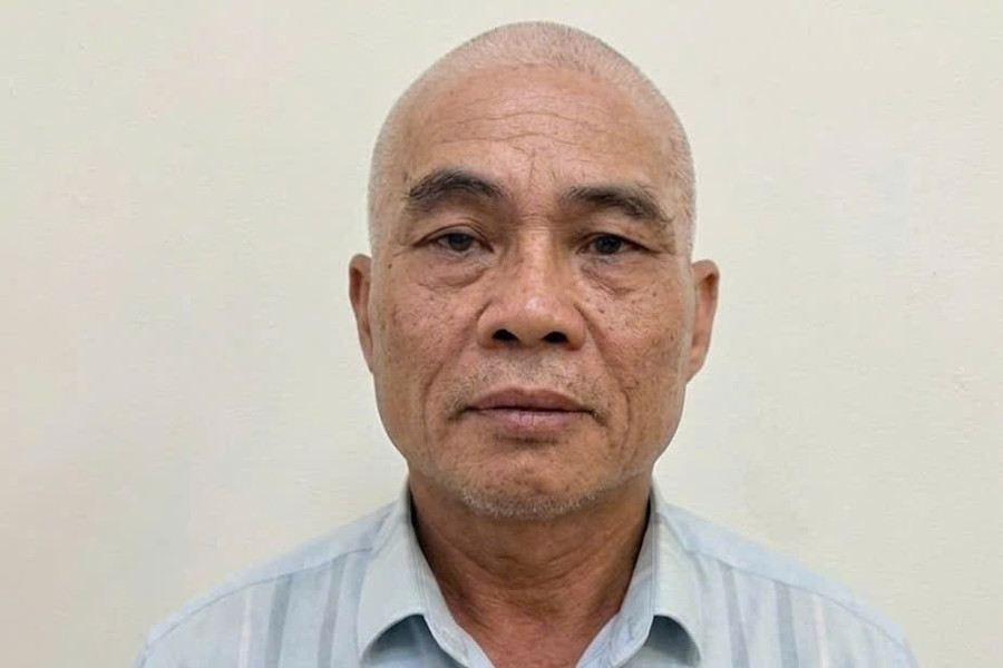 Phú Thọ: Khởi tố người đàn ông mang hồ sơ vi phạm lên ô tô rồi đỗ xe chắn cổng Trạm CSGT