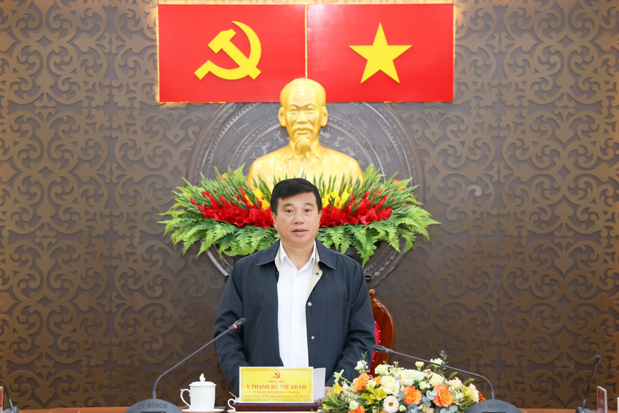 Bí thư Tỉnh ủy Lâm Đồng Y Thanh Hà Niê Kđăm làm việc với Ban Tổ chức Tỉnh ủy