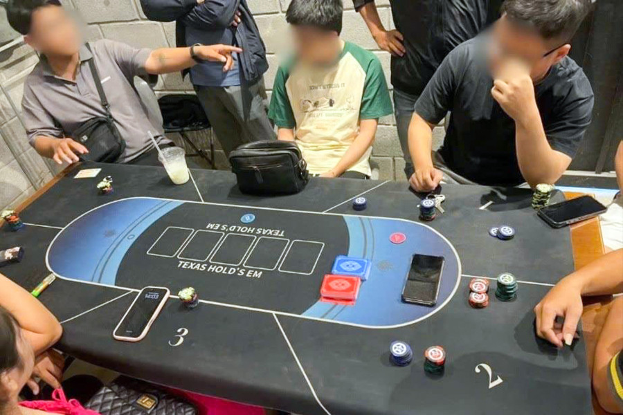 Bắt quả tang nhóm đối tượng đánh bạc bằng hình thức poker tại quán cà phê