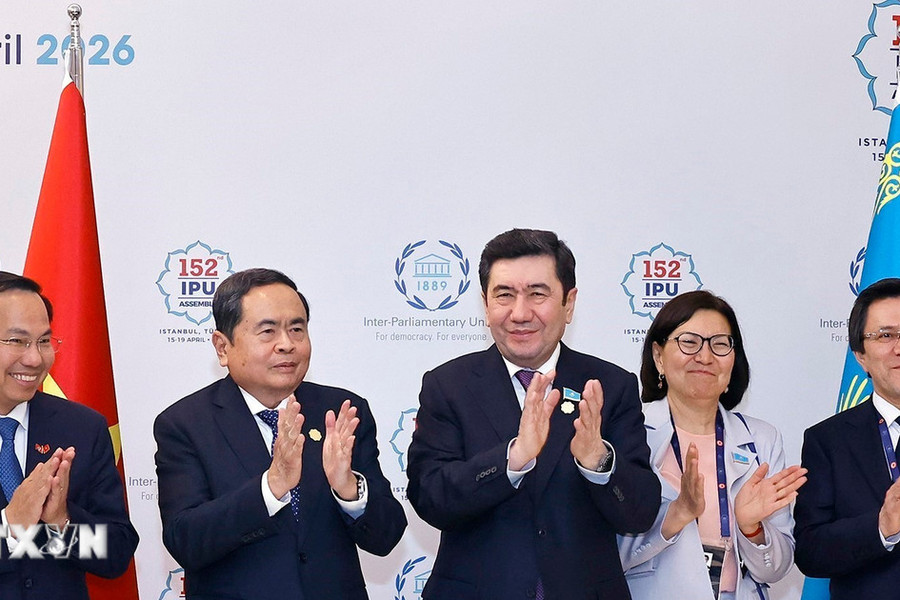 Việt Nam-Kazakhstan tăng cường hợp tác nghị viện và song phương