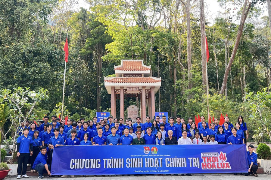 Hành trình tri ân lên không gian số