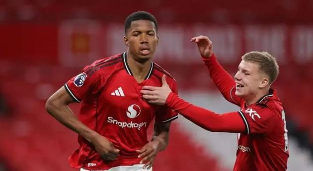 Chido Obi tỏa sáng giúp U18 Man Utd hạ Crystal Palace vào chung kết FA Youth Cup