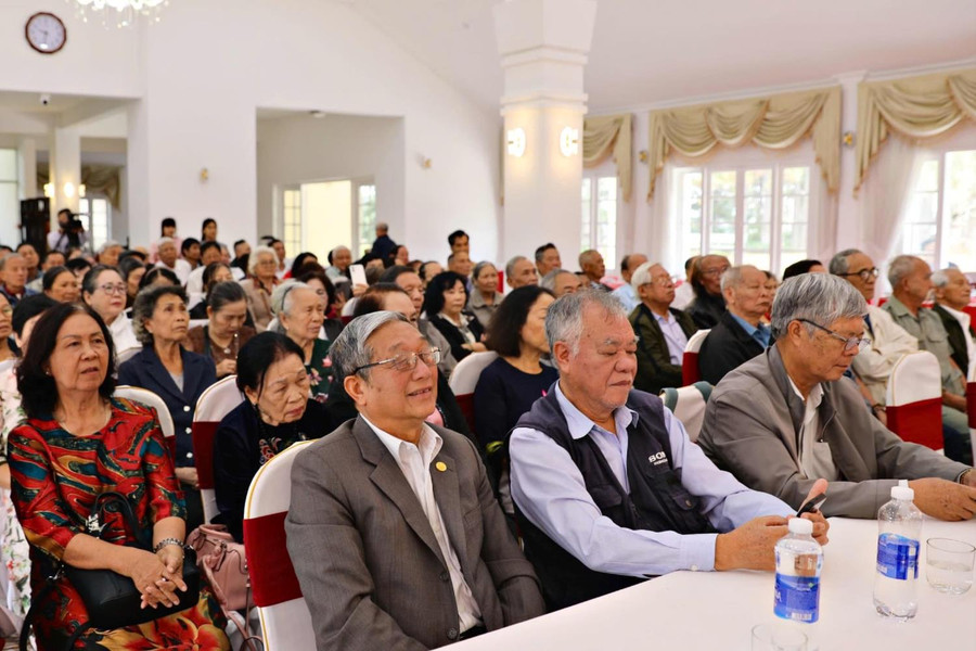 Khu ủy Khu 6 họp mặt nhân kỷ niệm Ngày Giải phóng miền Nam